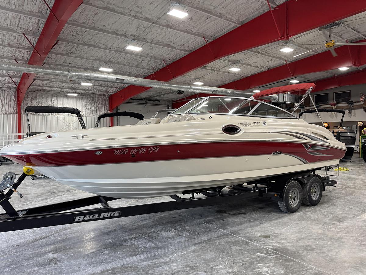 Used 2004 Sea Ray 270 Sun Deck