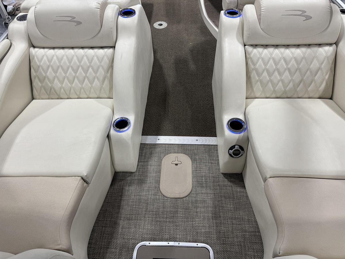 Used 2014 Bennington Q-25