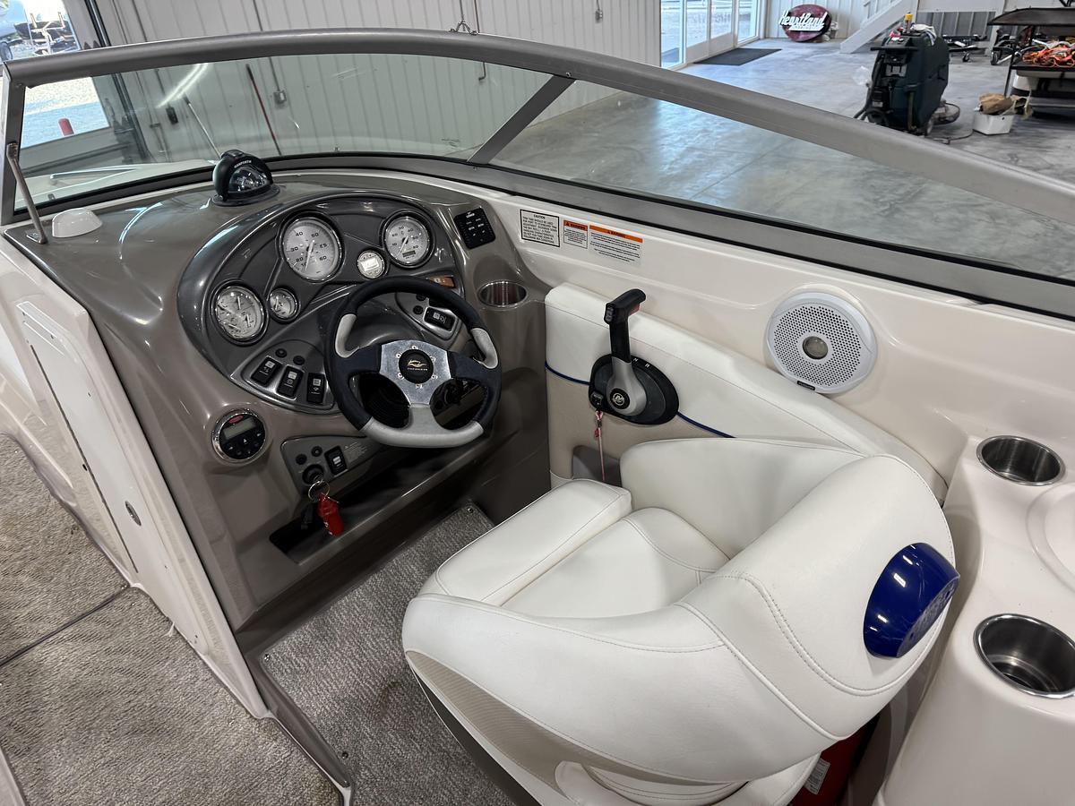 Used 2006 Rinker 246 BR