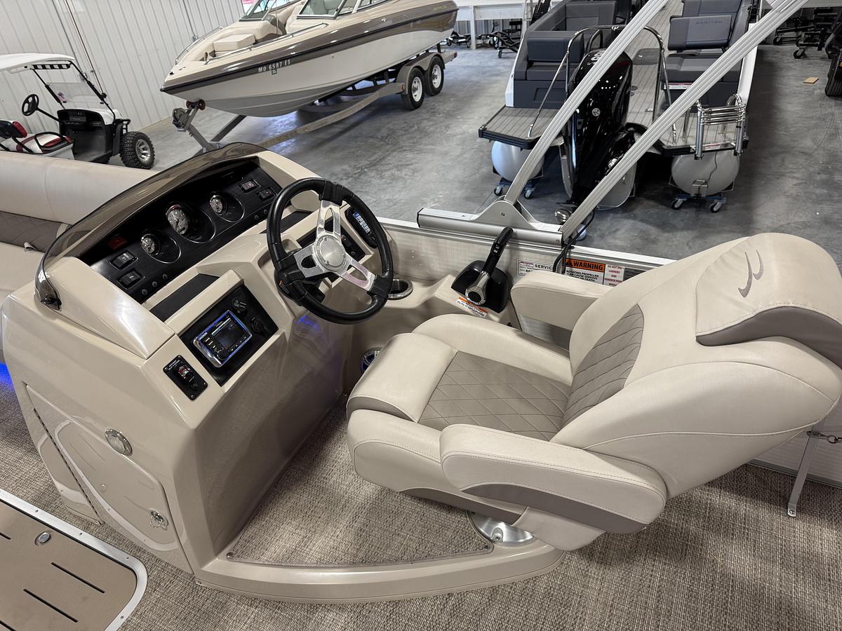 Used 2018 Bennington S 25