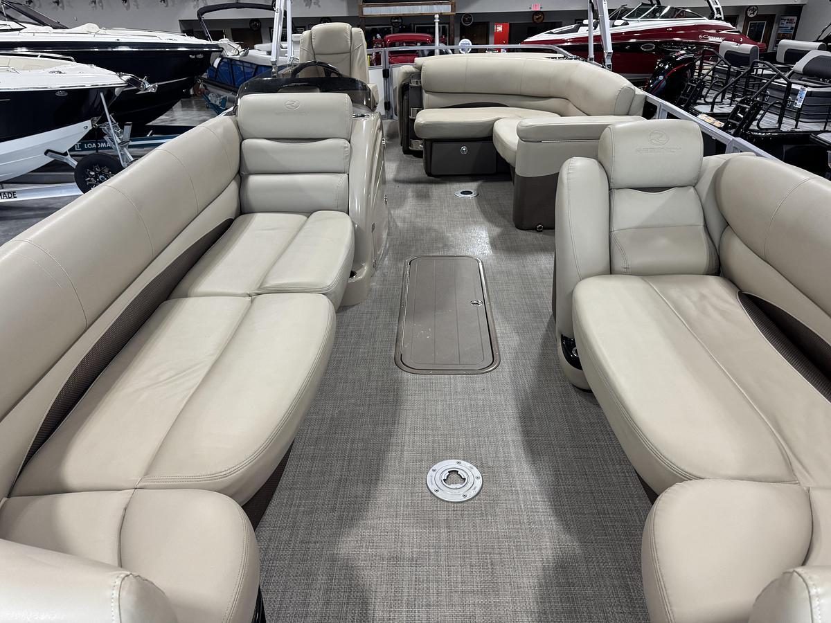 Used 2017 Suntracker 254 Regency