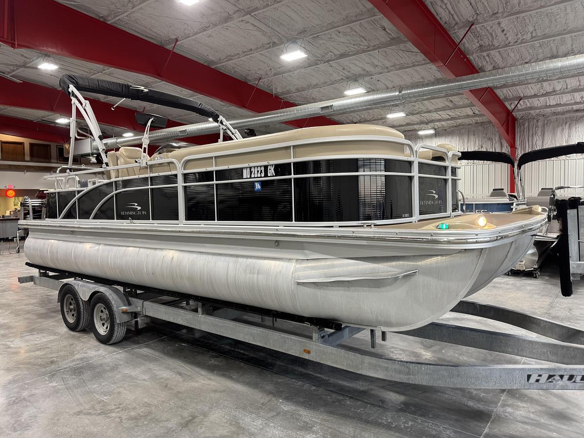 Used 2014 Bennington S 24