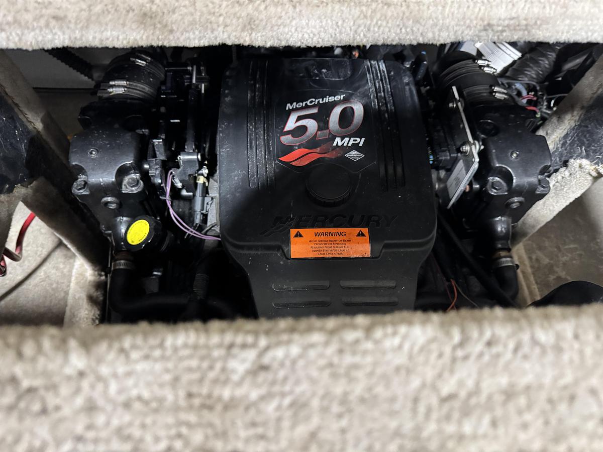 Used 2004 Crownline 266 BR