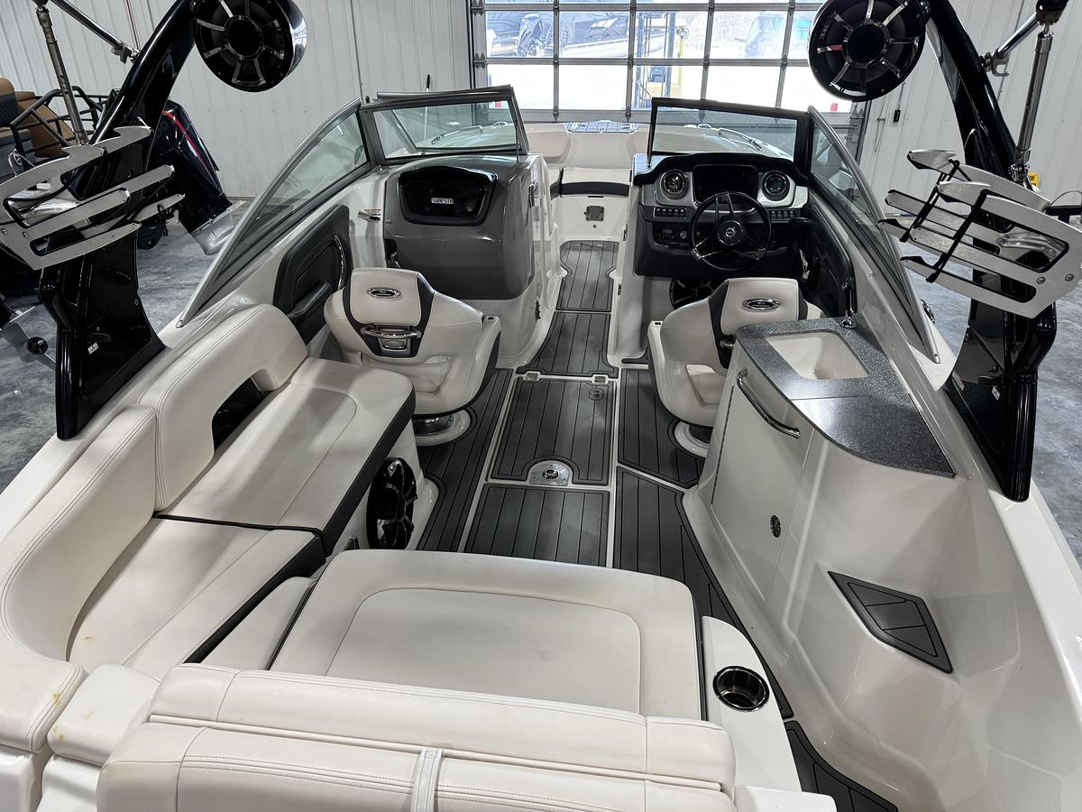 Used 2016 Chaparral 244 Sunesta Pro-Extreme