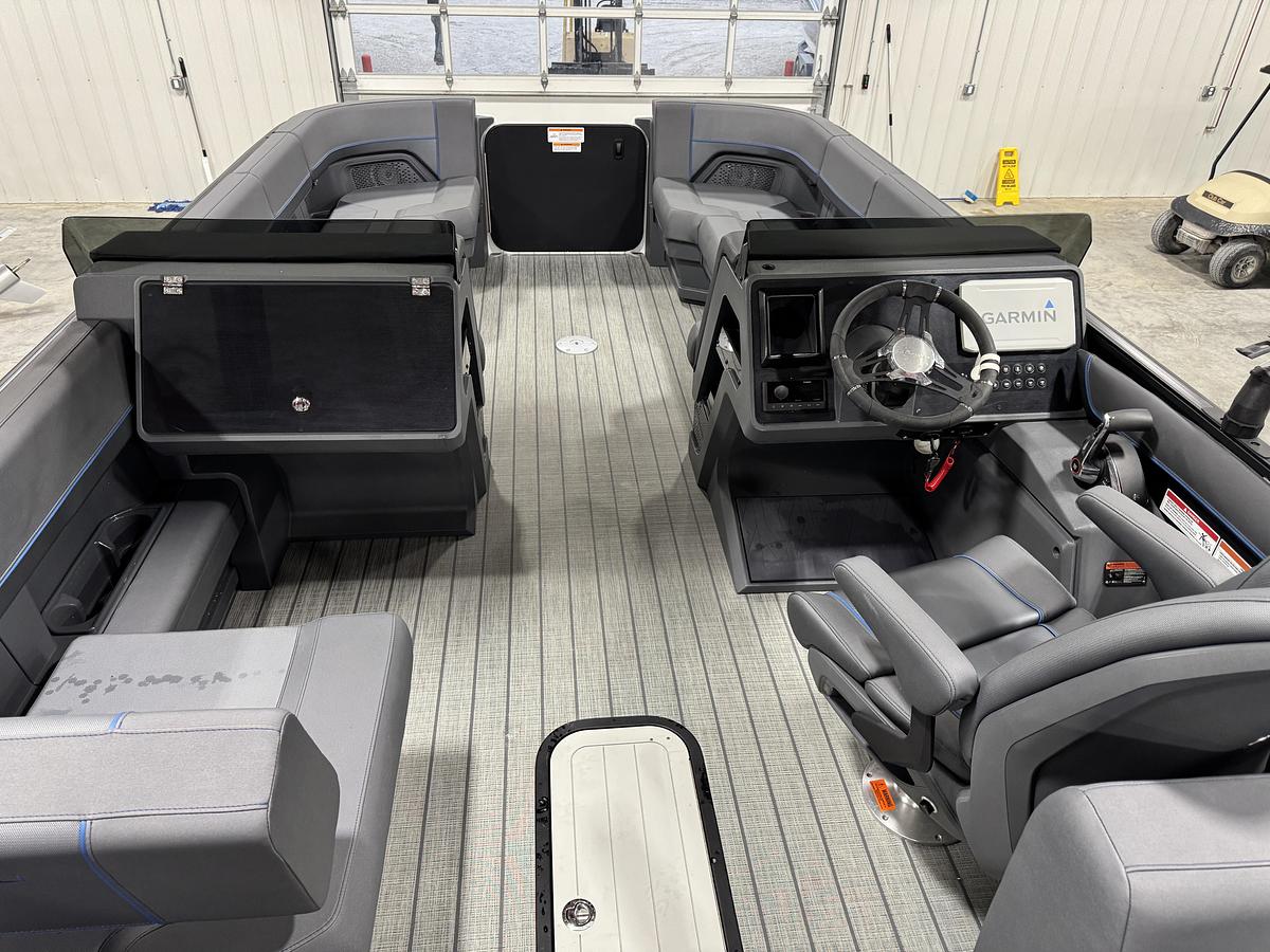 2025 Manitou 24 Explore