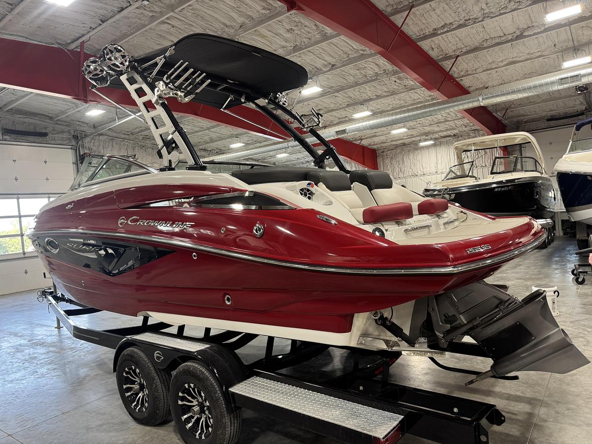 Used 2022 Crownline 265 Surf