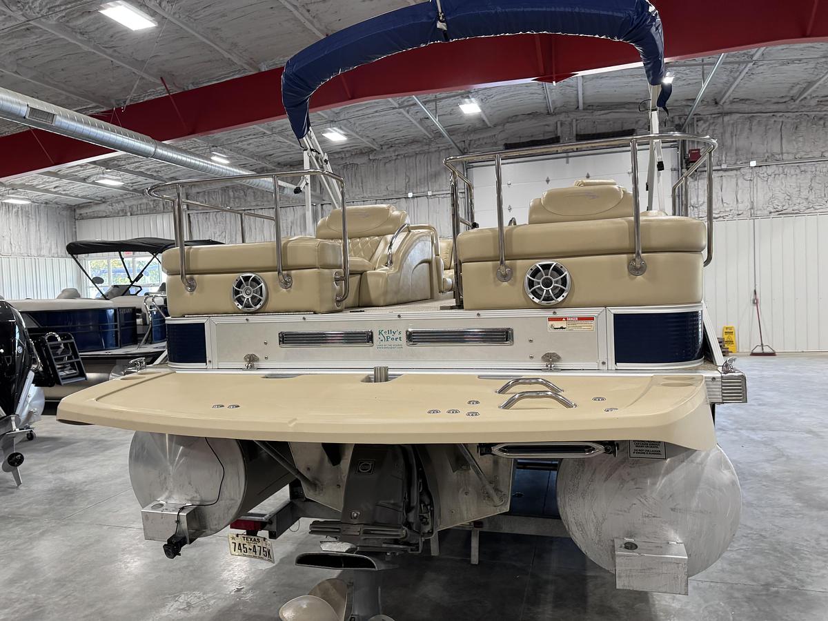 Used 2015 Bennington 2875 QCW