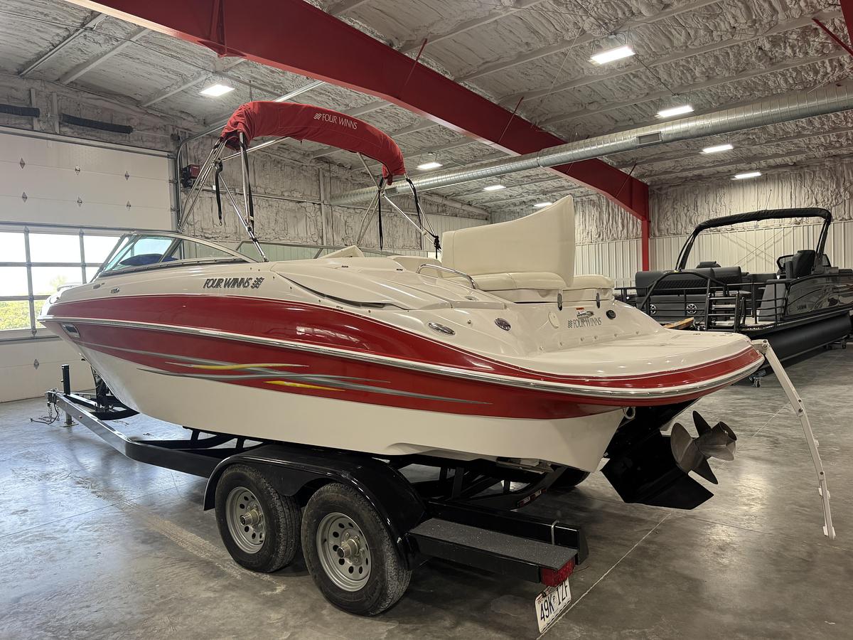 Used 2005 Four Winns 250 Horizon