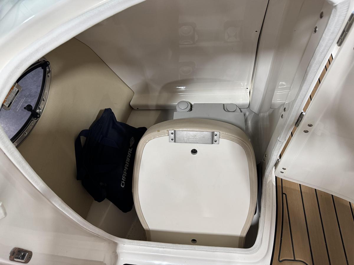 Used 2011 Chaparral 224 Sunesta