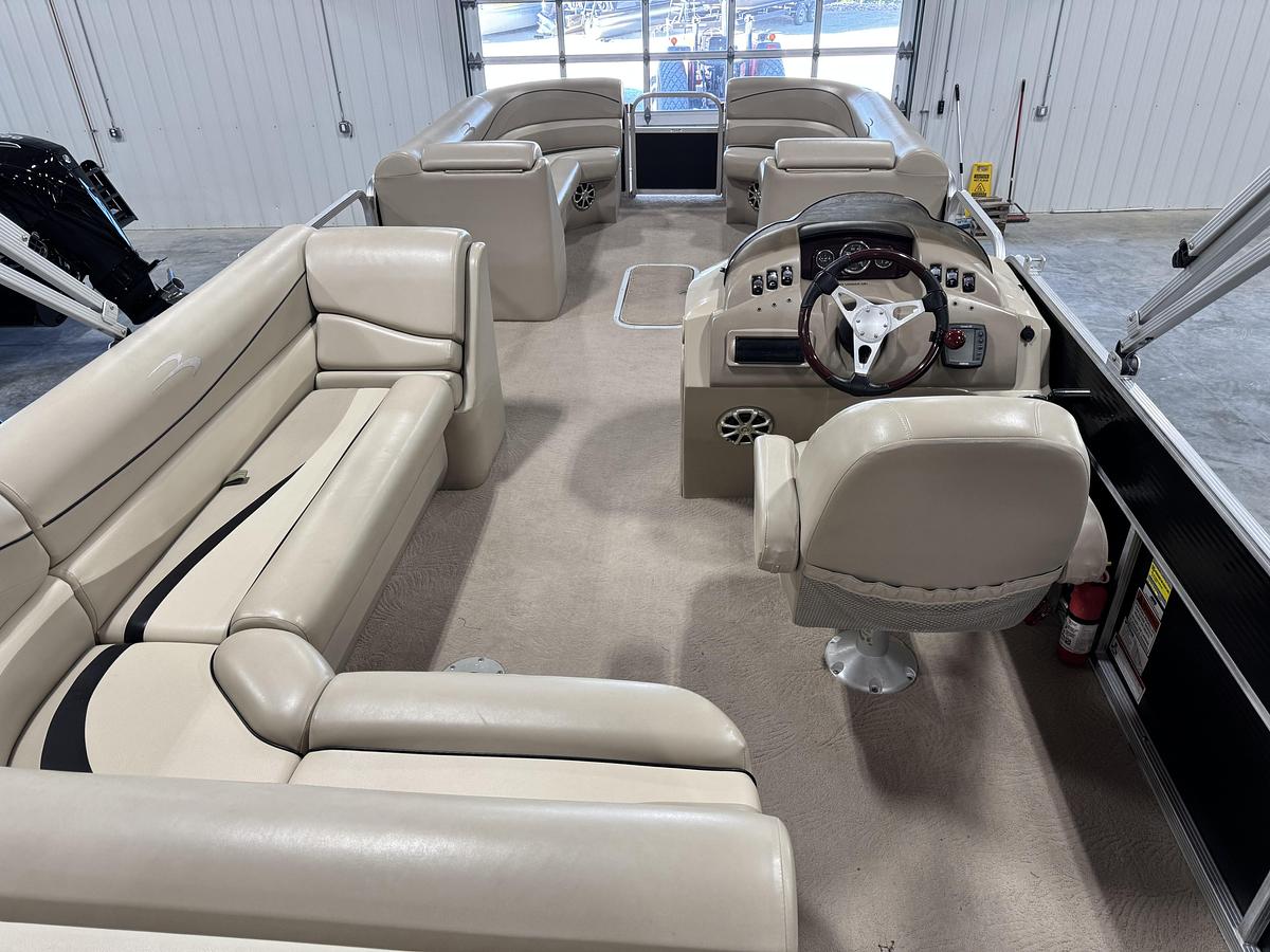 Used 2010 Bennington 2574 GLI