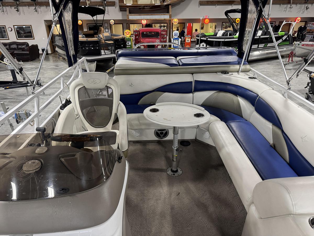 Used 2008 JC TriToon 306