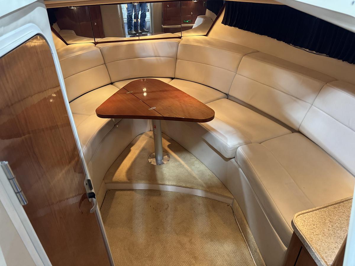 Used 2005 Regal 3350