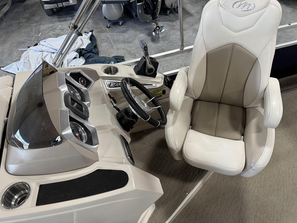 Used 2012 Manitou 27 SES