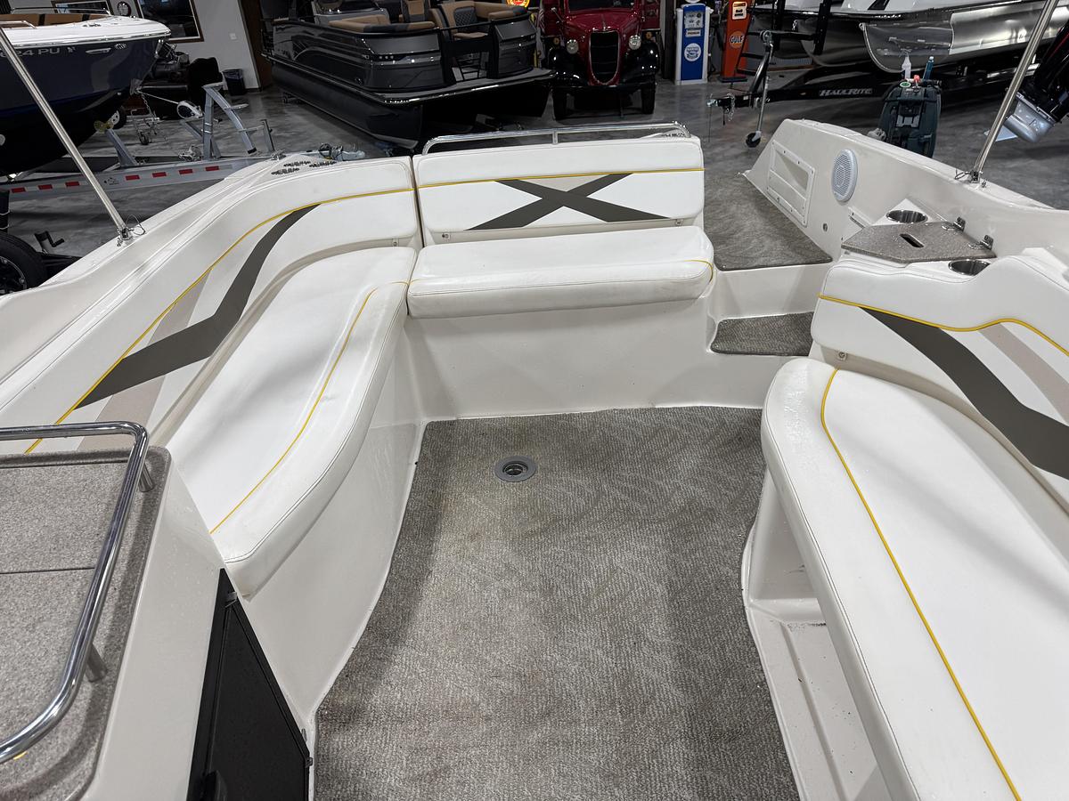 Used 2006 Rinker 282 BR