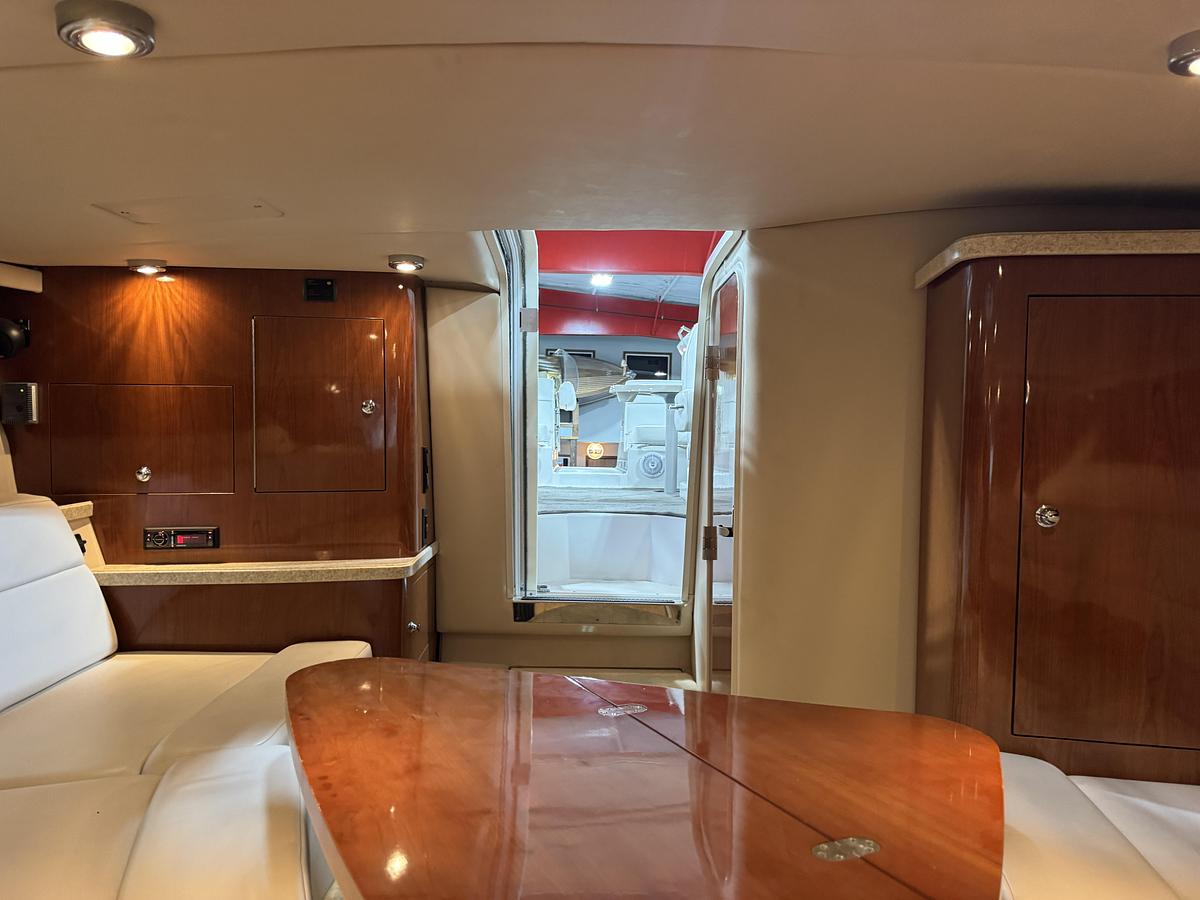 Used 2005 Regal 3350