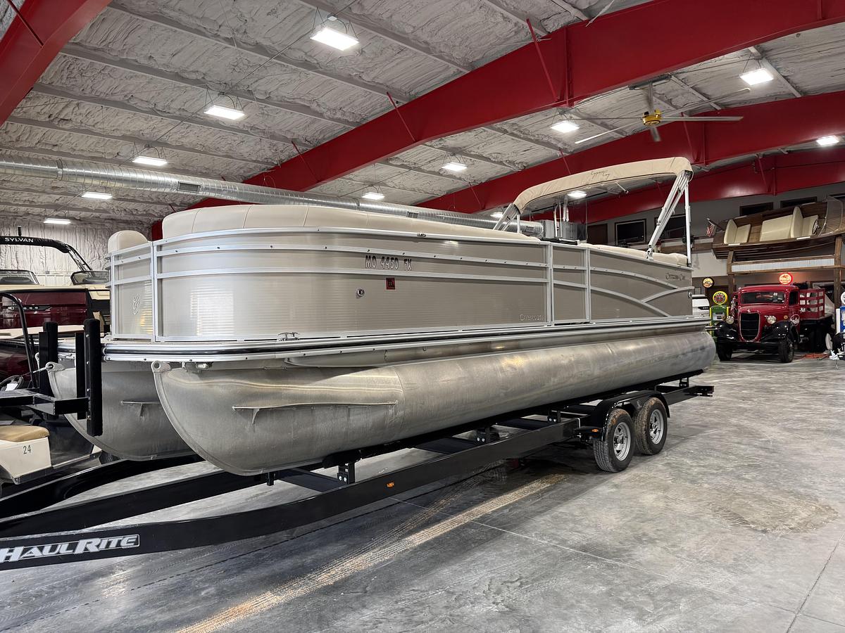 Used Cypress Cay 250 Cayman