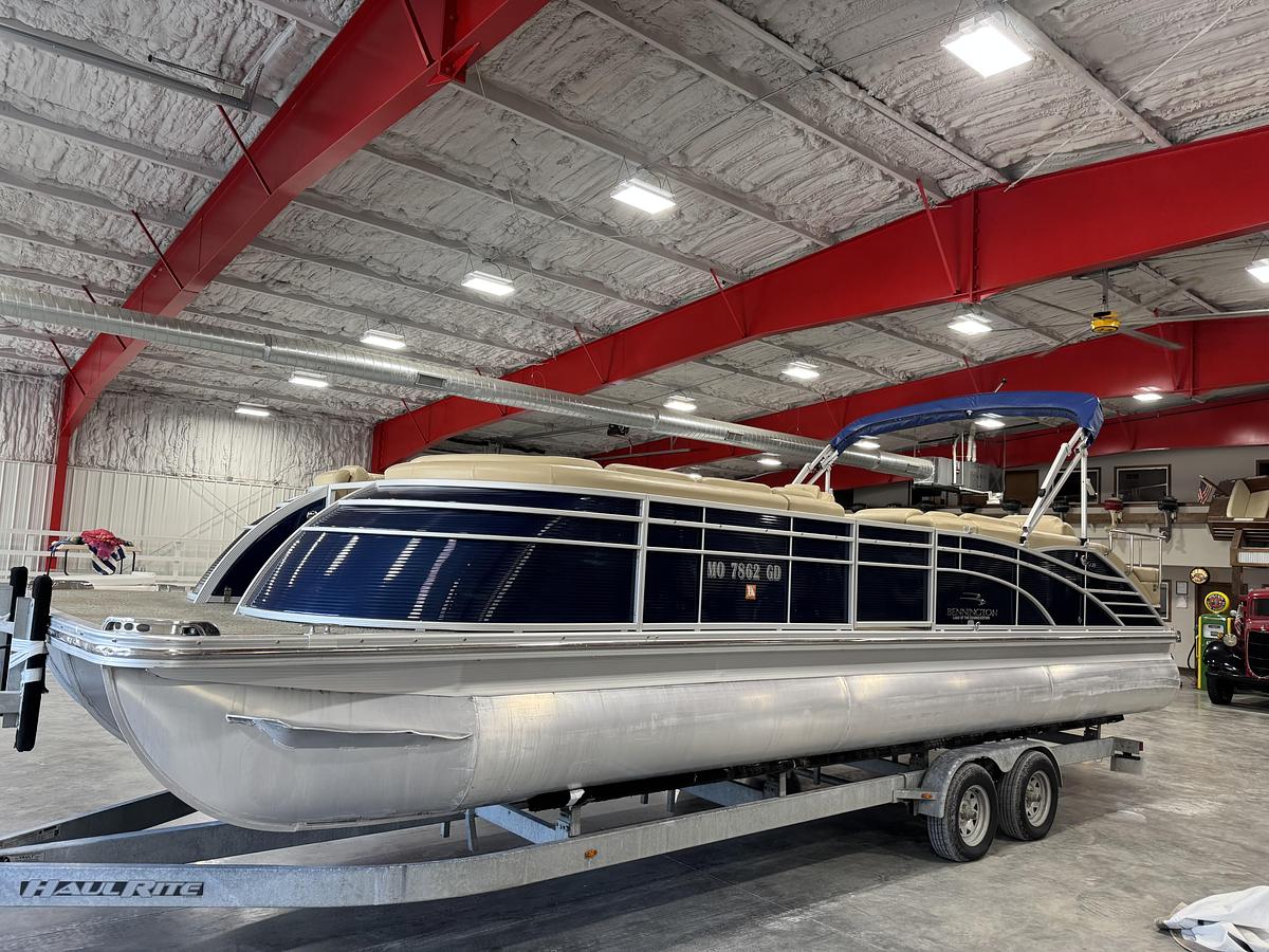 Used 2015 Bennington 2875 QCW