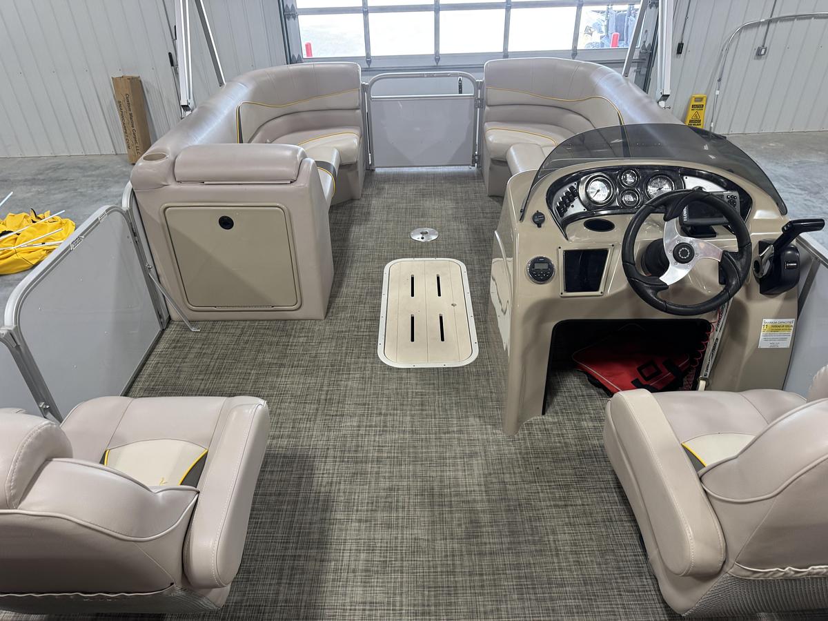 Used 2018 Suncatcher 322 VS