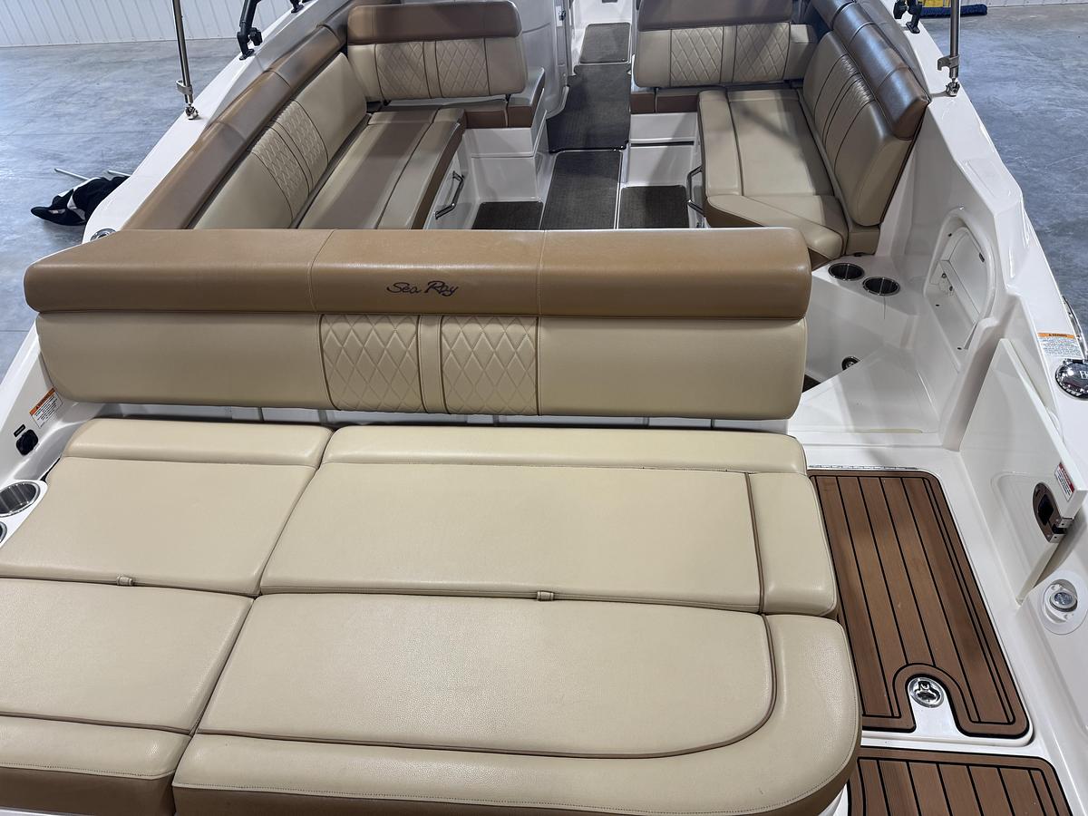 Used 2015 Sea Ray 270 SDX