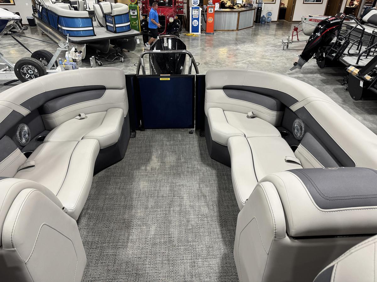 Used 2025 Barletta 24 QC