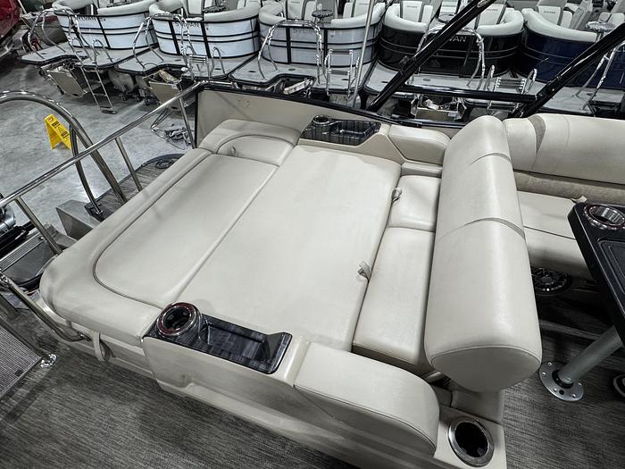 Used 2022 Avalon Catalina 2585