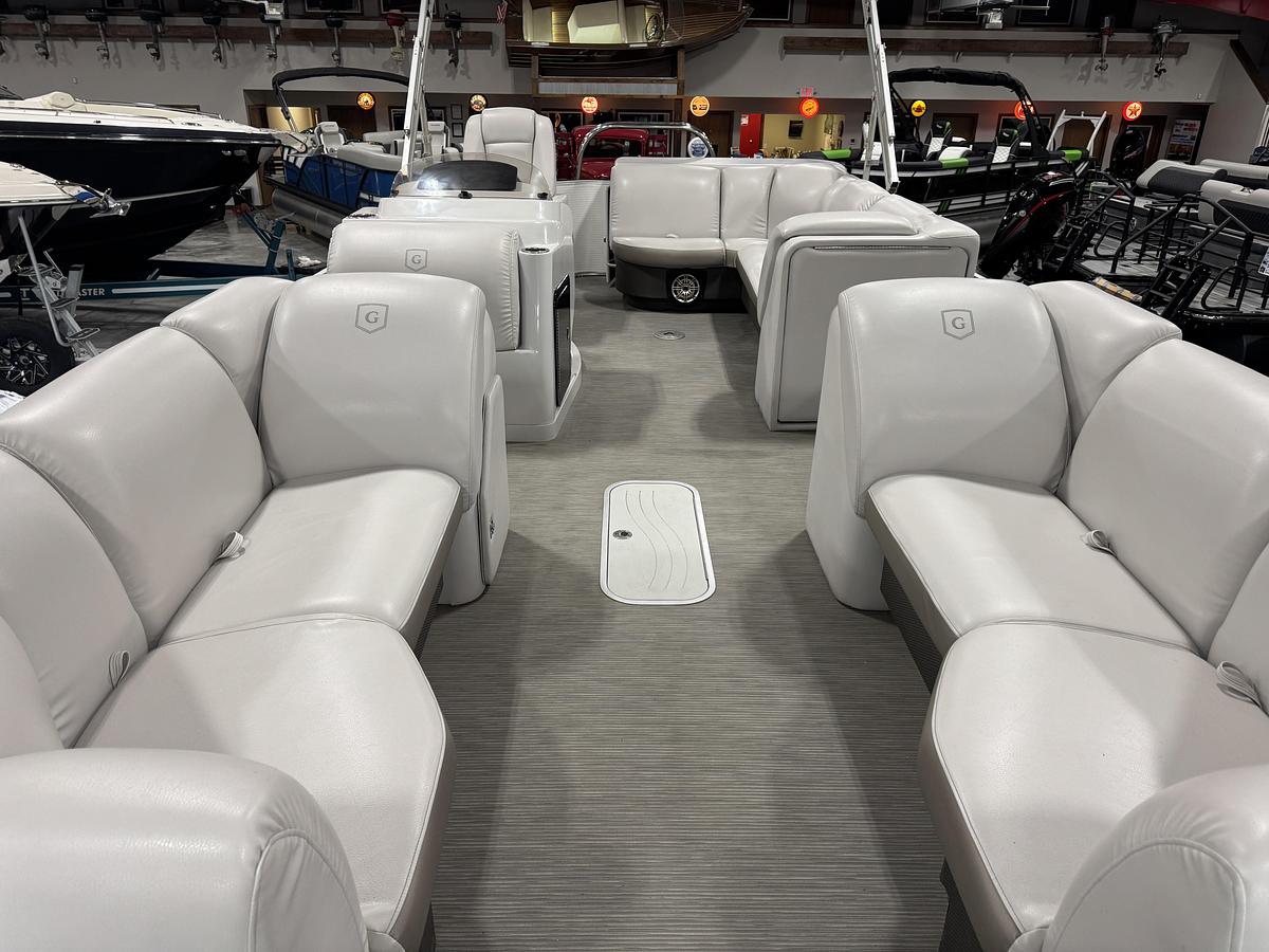 Used 2017 Godfrey Sweetwater 235 Platinum