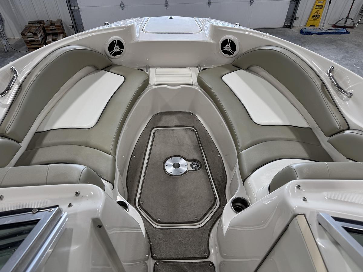 Used 2006 Sea Ray 220 Sundeck
