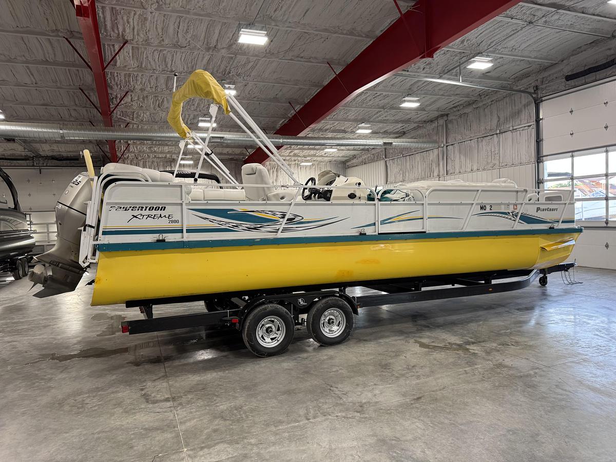 Used 2004 PlayCraft 2800 Powertoon