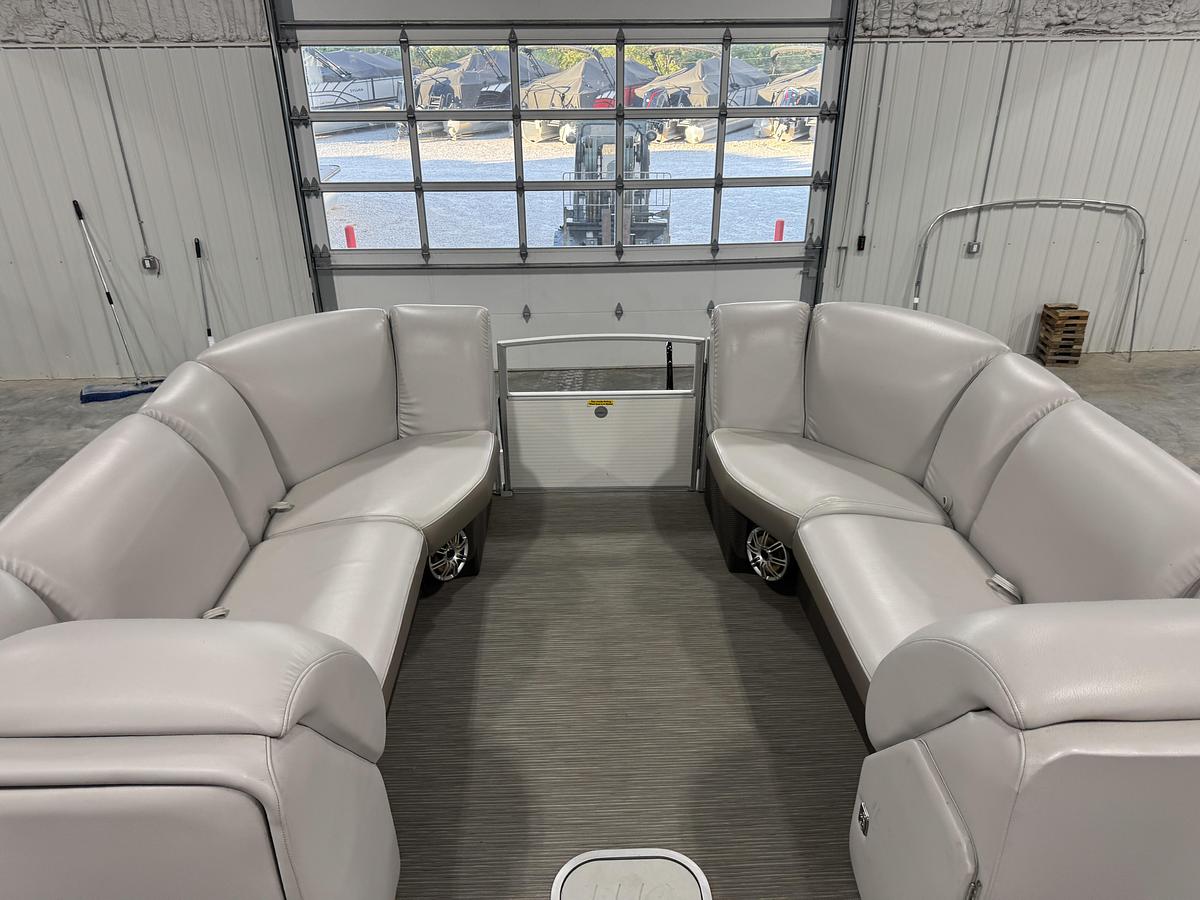 Used 2017 Godfrey Sweetwater 235 Platinum