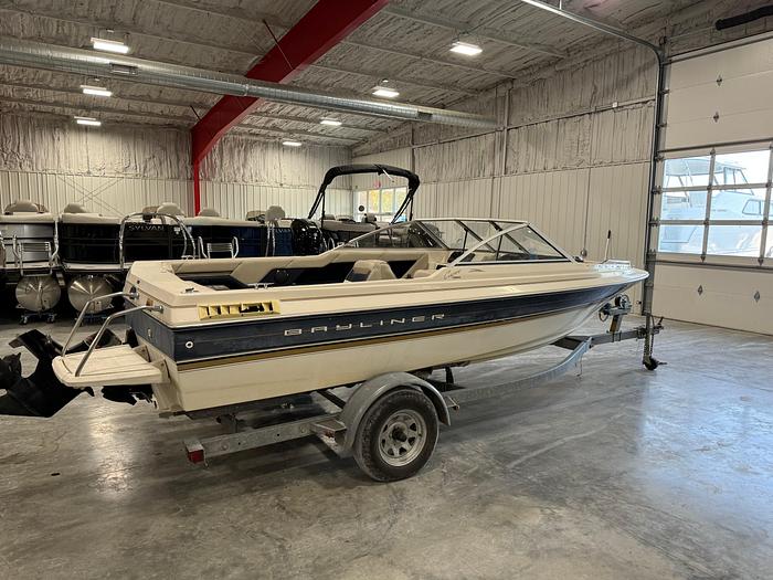 Used 1996 Bayliner 1950 Capri