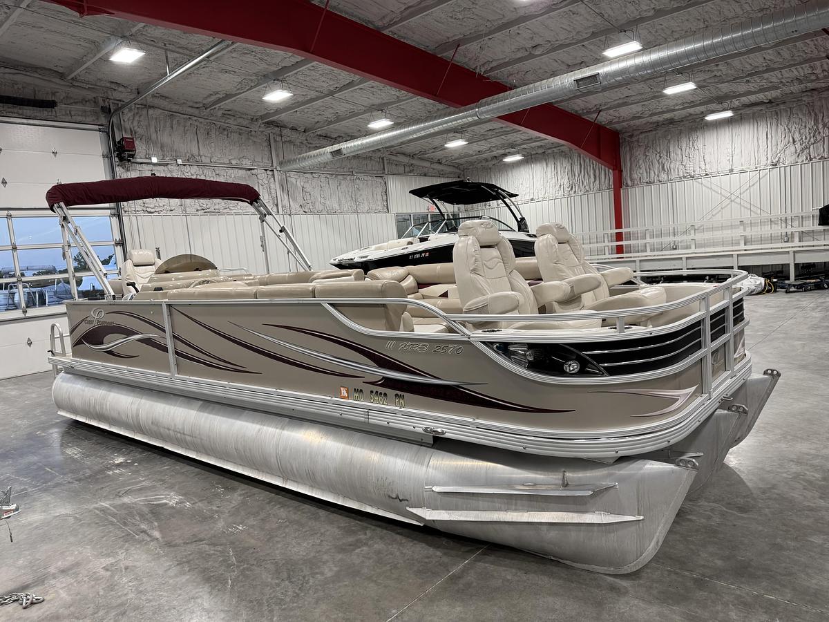Used 2008 Crest 2570 XRS III