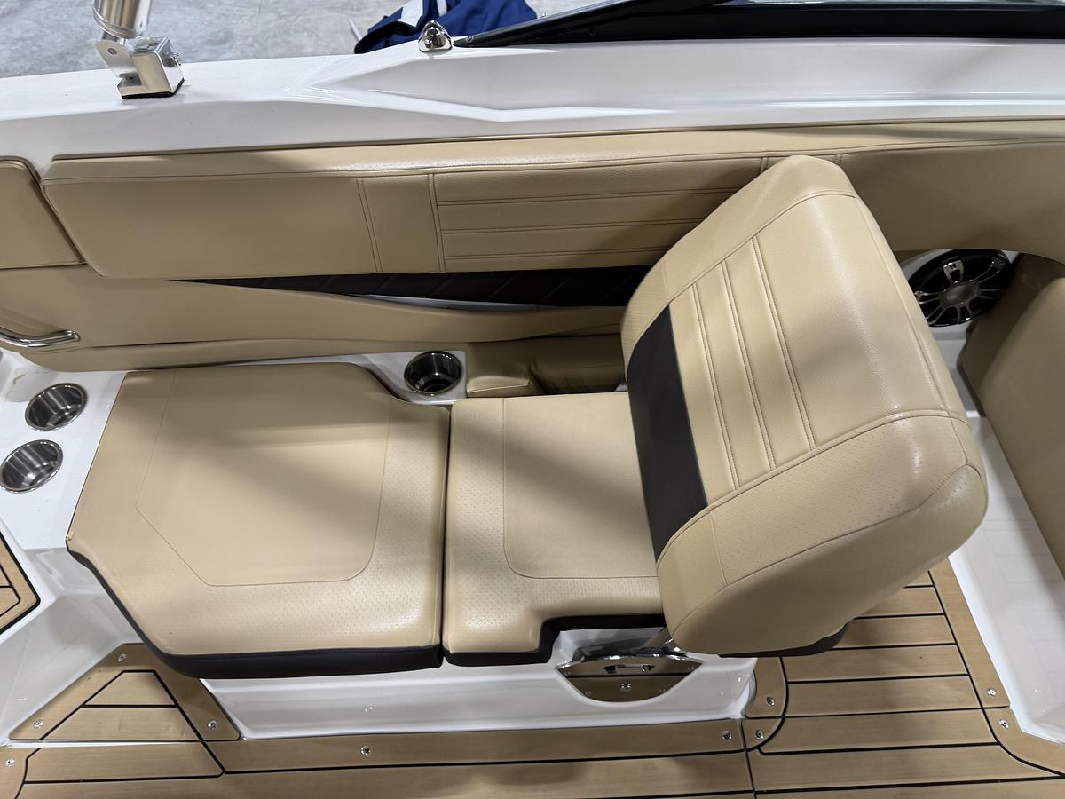 Used 2019 Sea Ray SPX 210