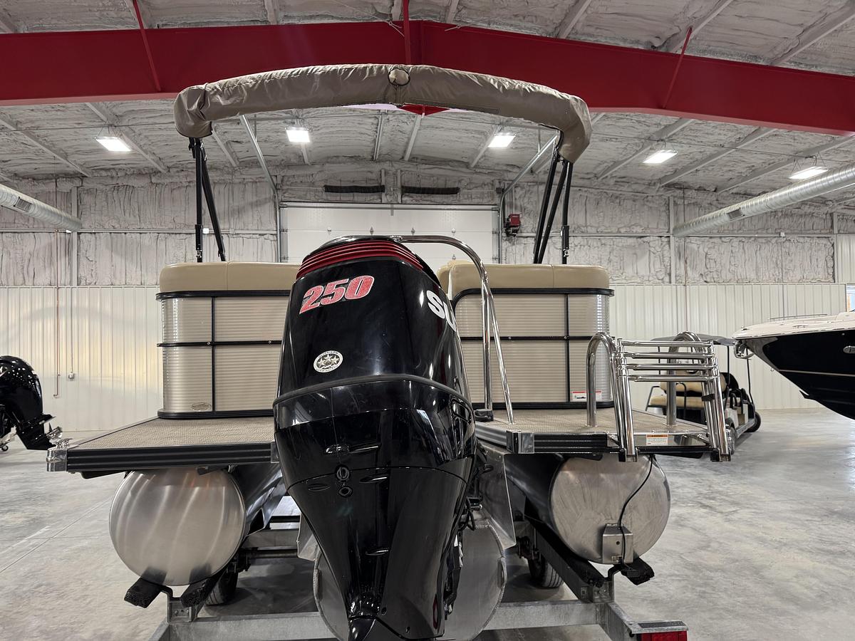 Used 2019 Manitou 250 Encore SHP
