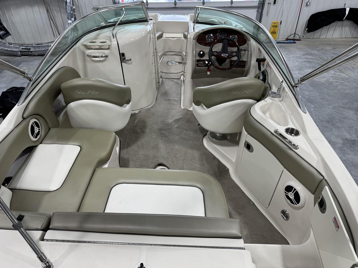 Used 2006 Sea Ray 220 Sundeck