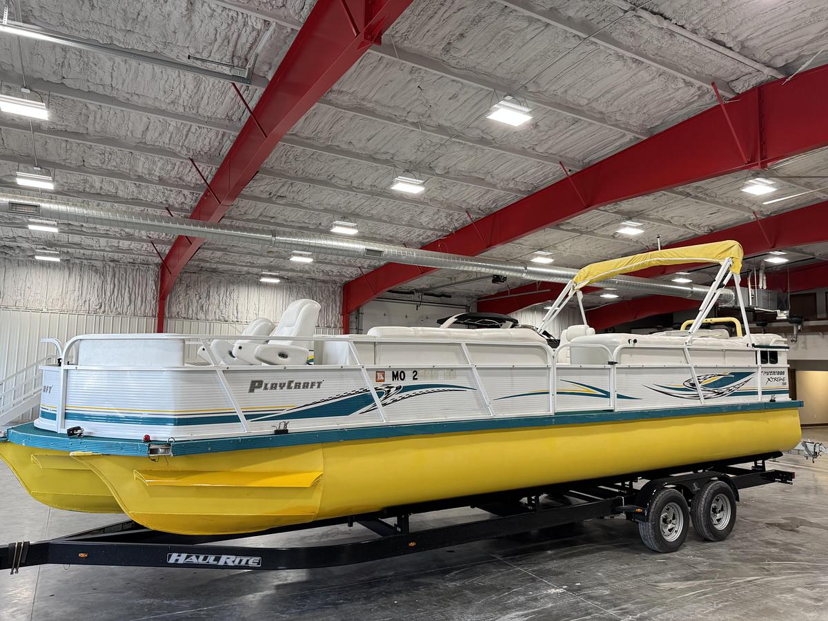 Used 2004 PlayCraft 2800 Powertoon