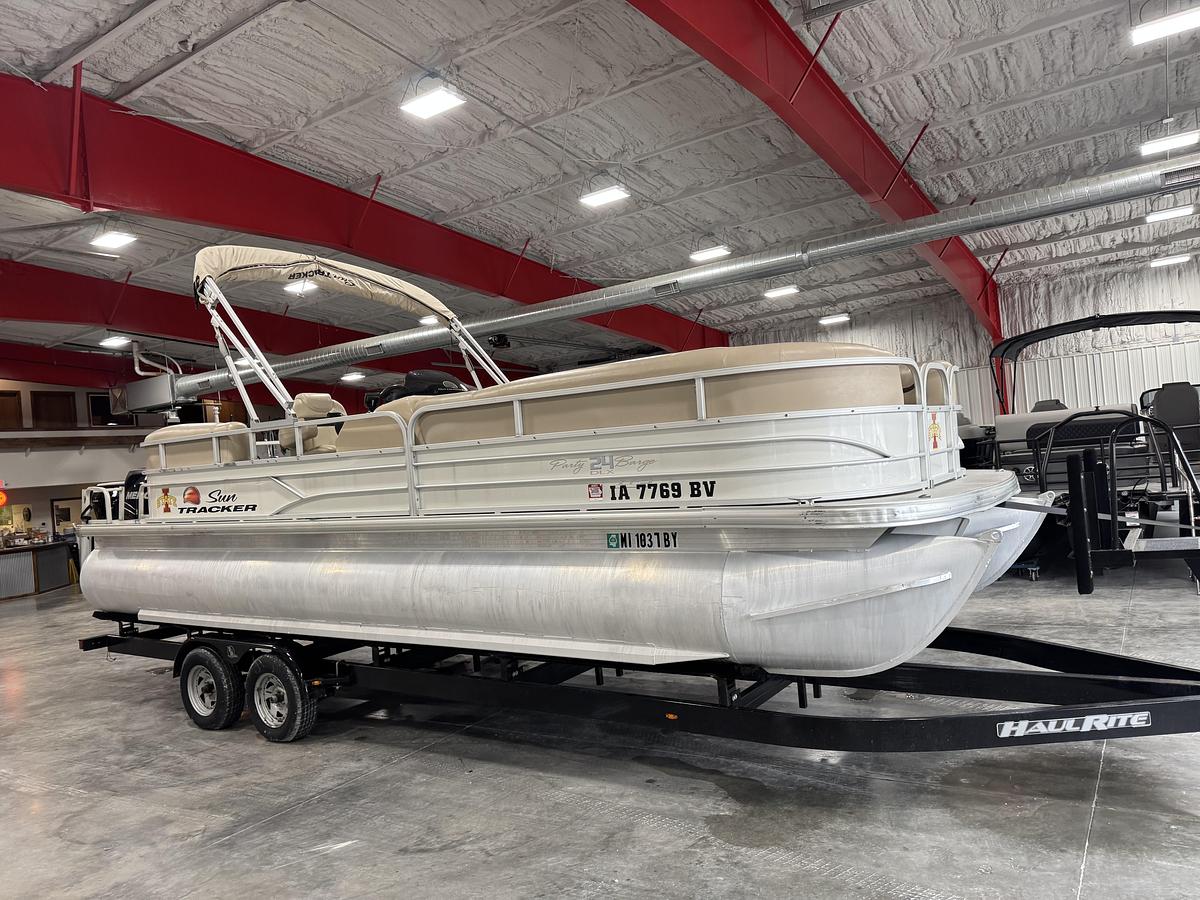 Used 2016 Sun-Tracker 24 Party-Barge DLX XP-3