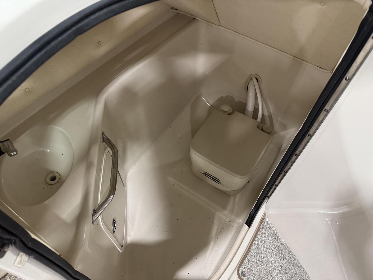 Used 2005 Sea Ray 240 Sundeck