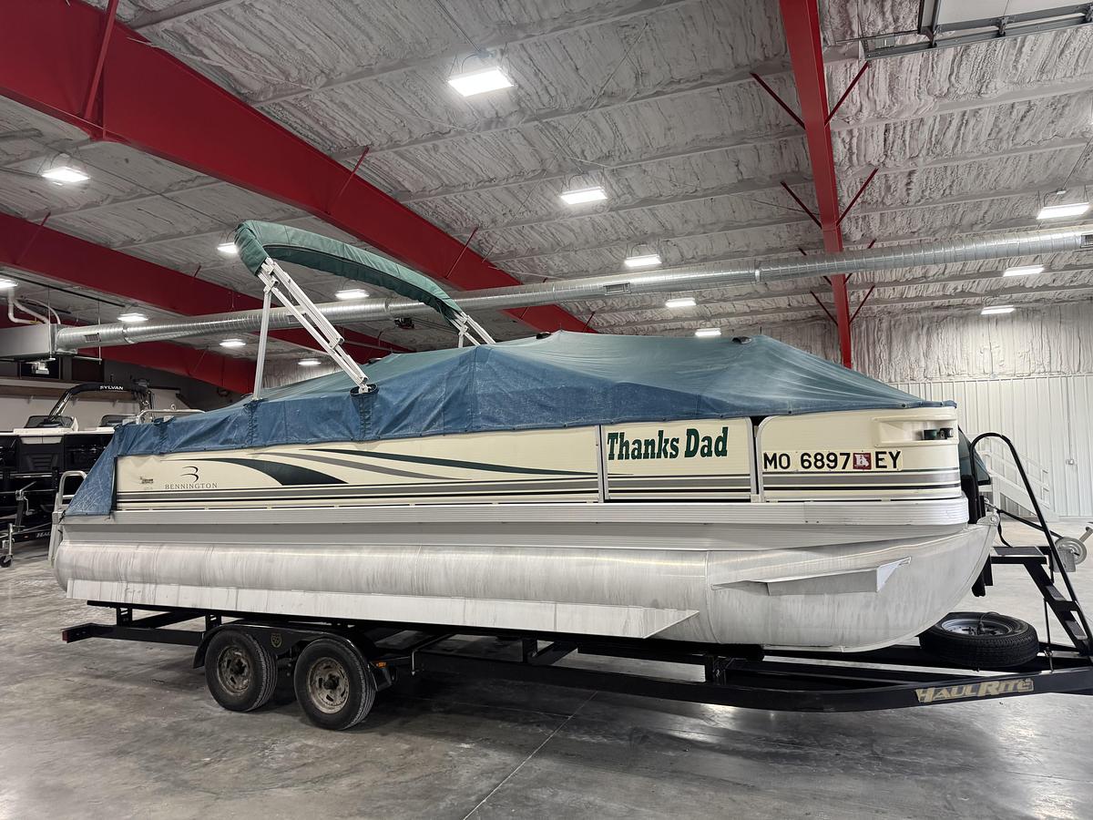 Used 2002 Bennington 2275 FS