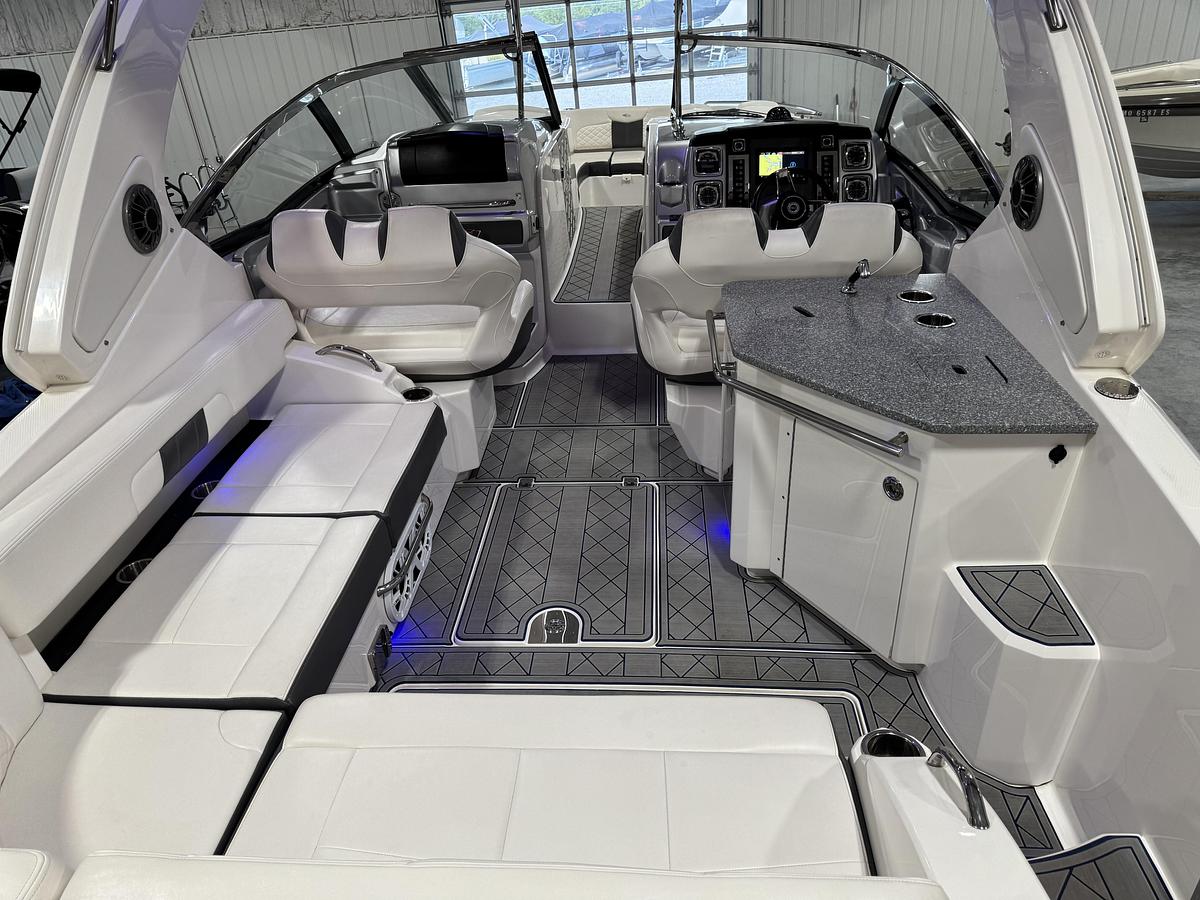 Used 2015 Chaparral 327 SSX