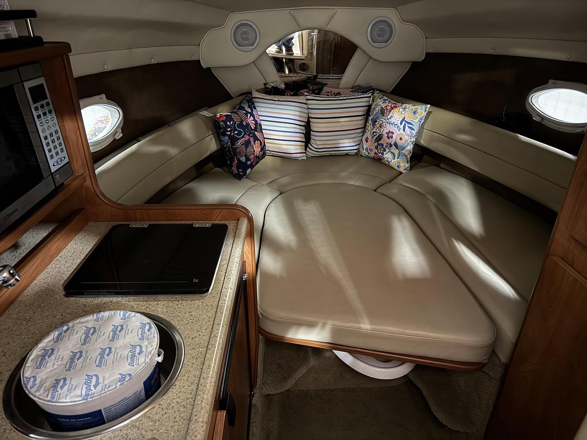 Used 2006 Rinker 250 Fiesta Vee