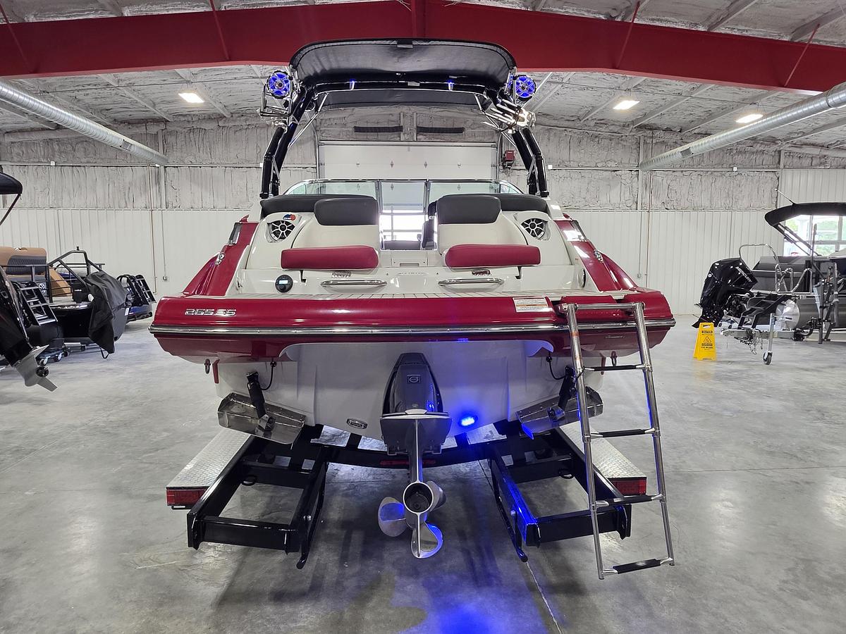 Used 2022 Crownline 265 Surf open bow