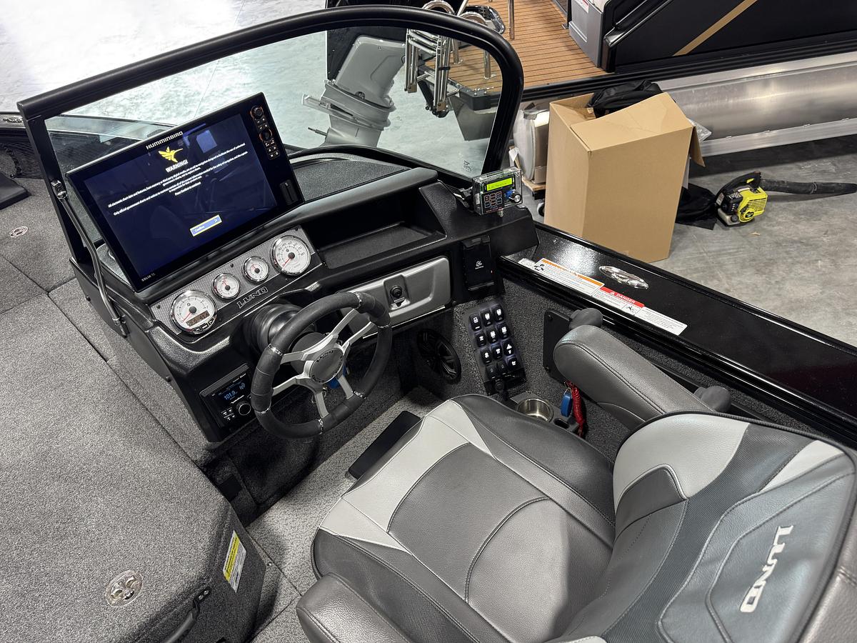 Used 2024 Lund 2075 Pro Vee