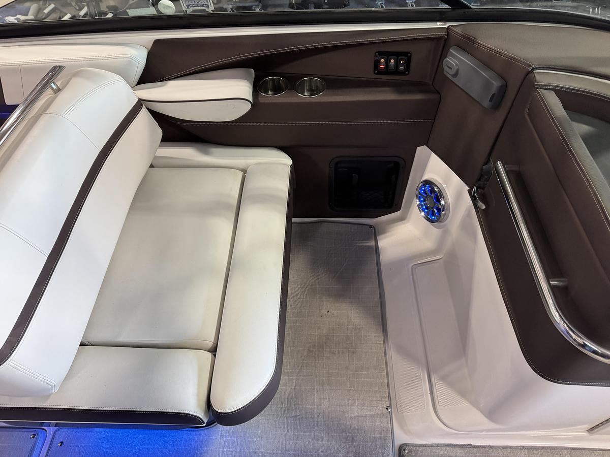 Used 2015 Regal 2800