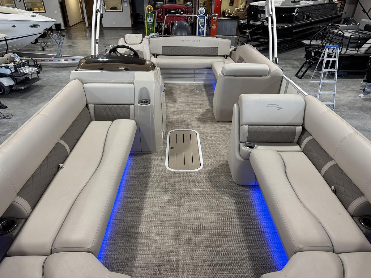 Used 2018 Bennington S 25