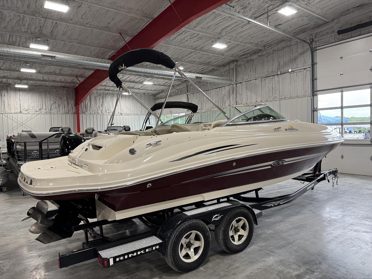 Used 2006 Sea Ray 220 Sundeck