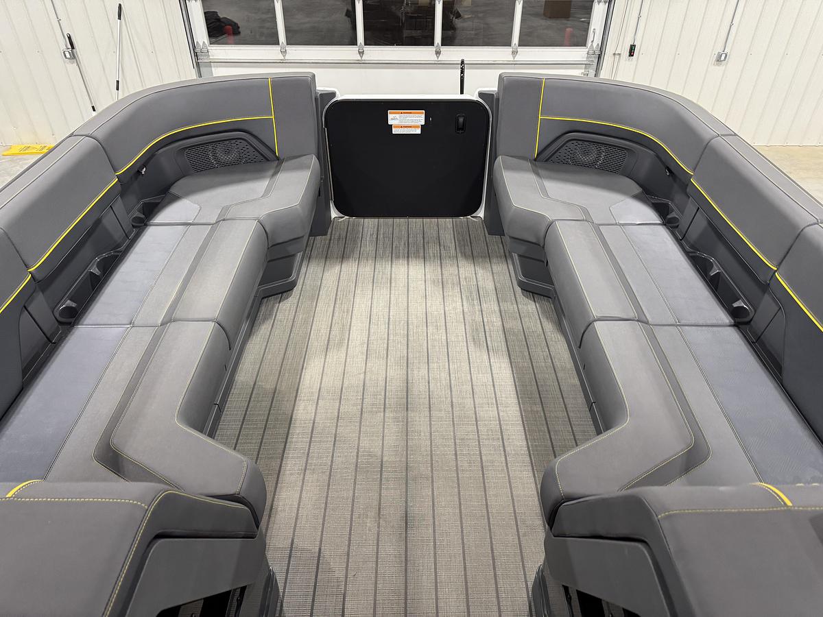 2025 Manitou 24 Explore