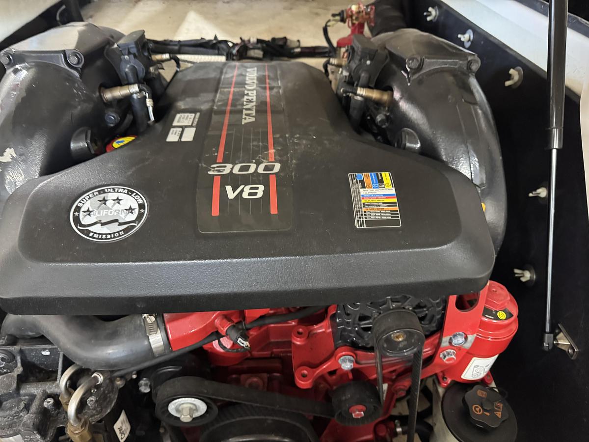 Used 2013 Regal 27 Fasdeck