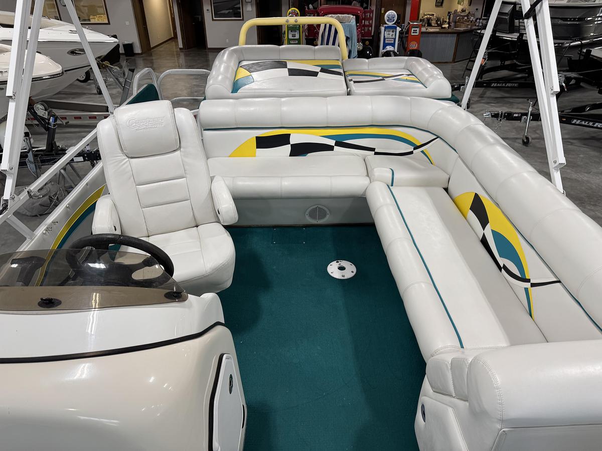 Used 2004 PlayCraft 2800 Powertoon