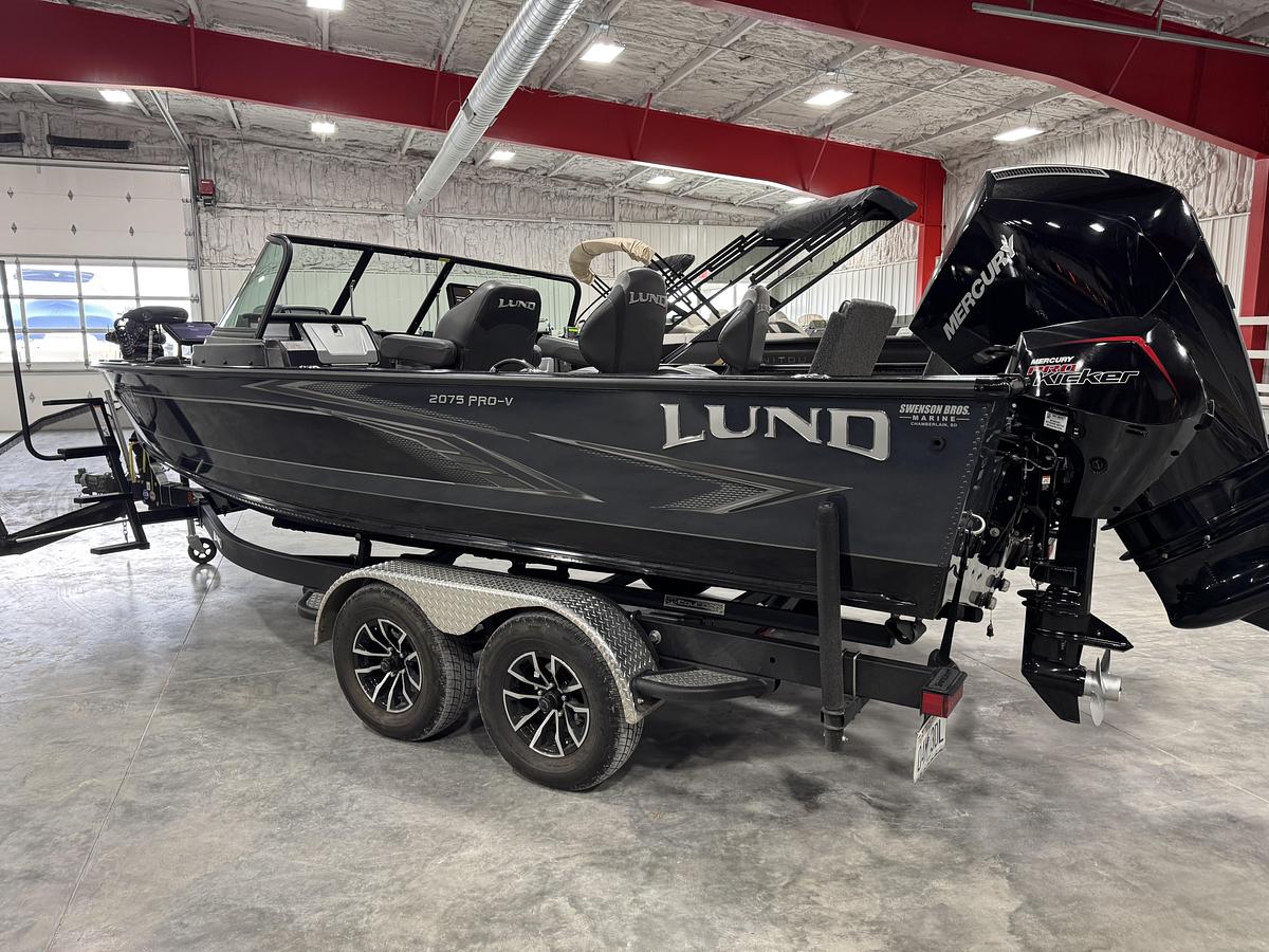 Used 2024 Lund 2075 Pro Vee