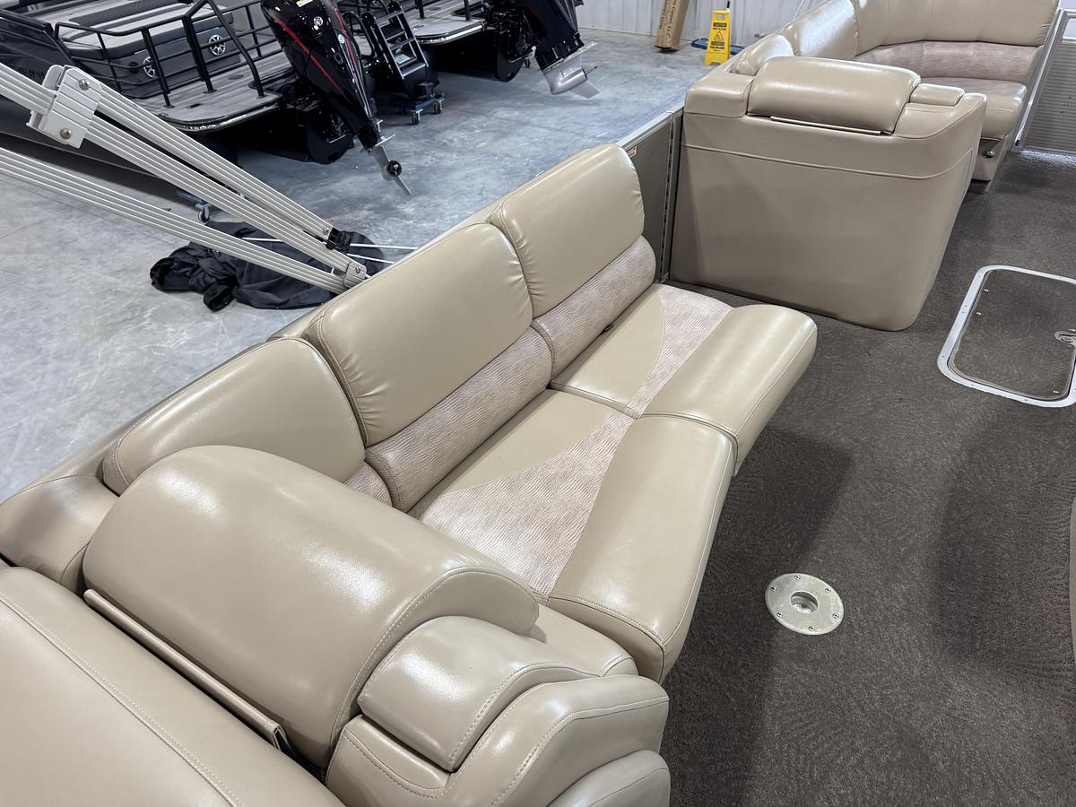 Used 2012 Bennington Q-25